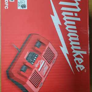 밀워키 듀얼고속 충전기 m18dfc