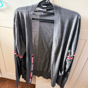 톰브라운 버진울 가디건 (그레이) 3사이즈 30만원 / 택포