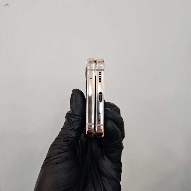 갤럭시Z플립4 256기가 골드 (무잔상) / 0214--6