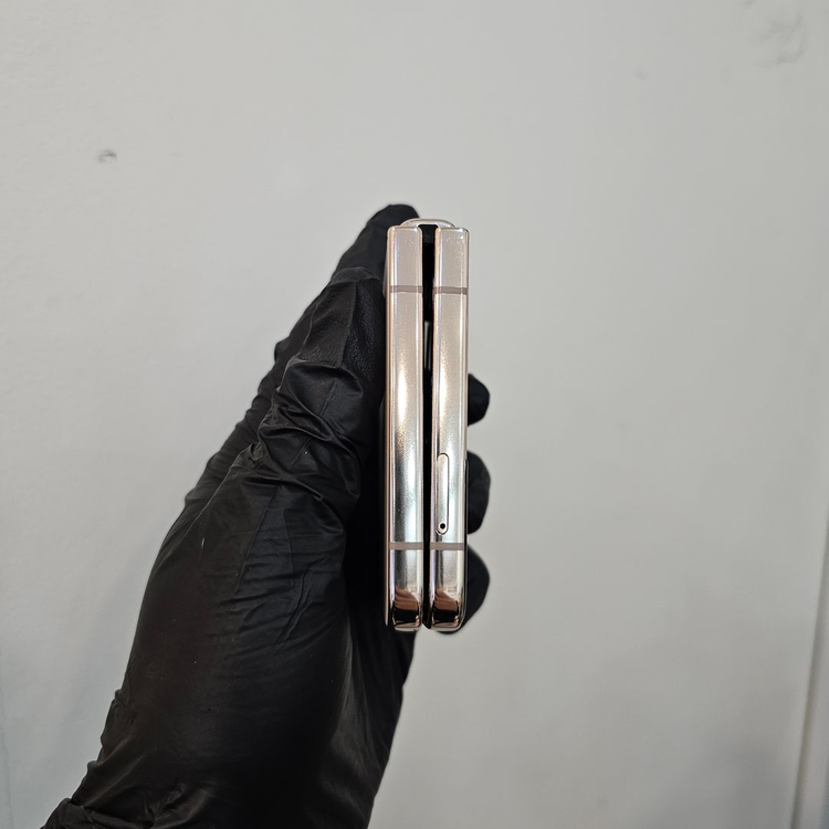 갤럭시Z플립4 256기가 골드 (S급) / 0214--3