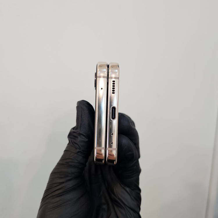 갤럭시Z플립4 256기가 골드 (S급) / 0214--6