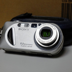 (빈티지 레트로 디카) 소니 사이버샷 DSC-P8 실버 팝니다 -신품호환베터리 포함