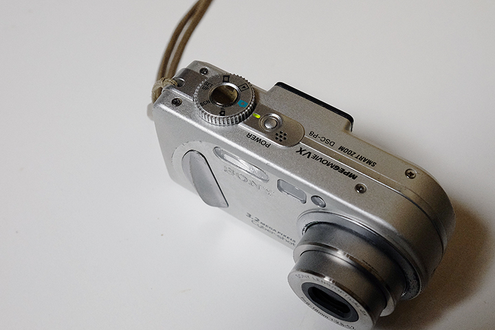 (빈티지 레트로 디카) 소니 사이버샷 DSC-P8 실버 팝니다 -신품호환베터리 포함--3