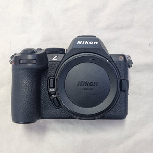 보증남은 니콘 z5 ii 판매합니다