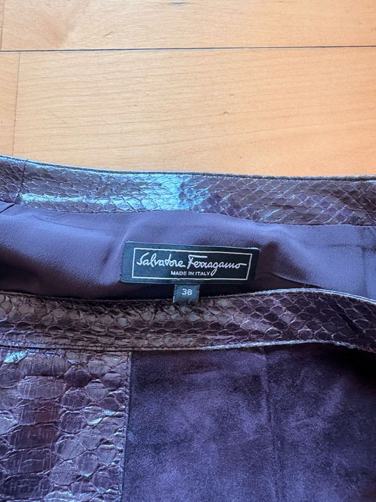 페라가모 스웨이드 스커트 38--2