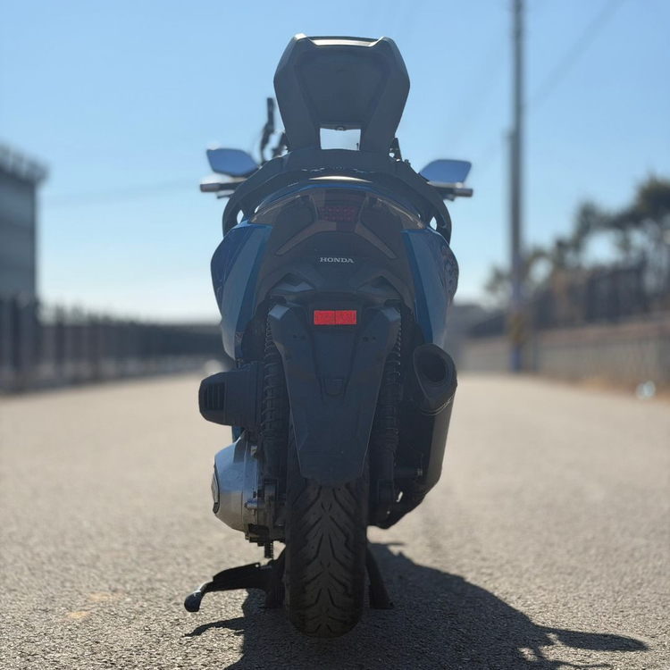 혼다 포르자350 22년식 아크라포빅 구변o 준튜닝 저렴하게 판매합니다--3