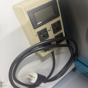 LCD 전압 모니터 내장 110V 3구 서지보호 멀티탭