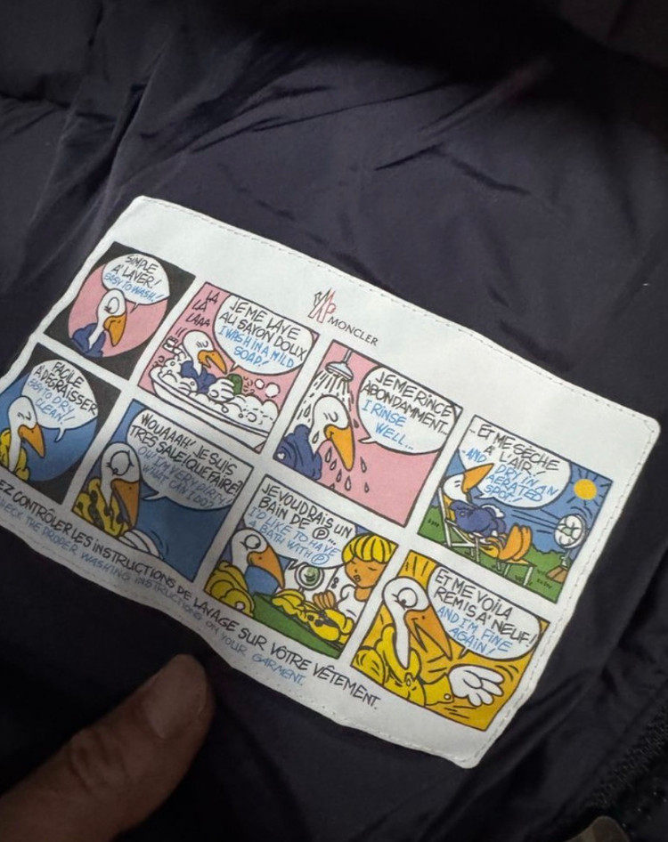 몽클레어 클루니 22FW 나이트블루 1사이즈 새제품 이미지