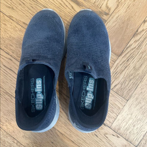 스케쳐스 고워크 슬립인스 네이비 225mm