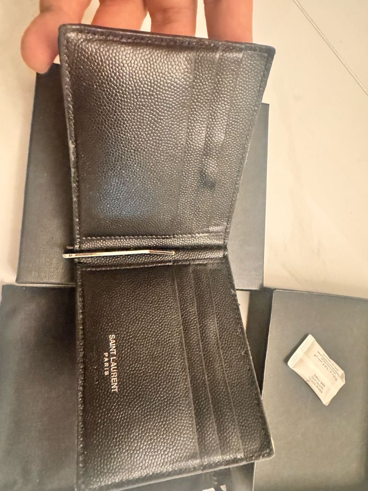 생로랑 모노그램 머니클립 지갑 이미지