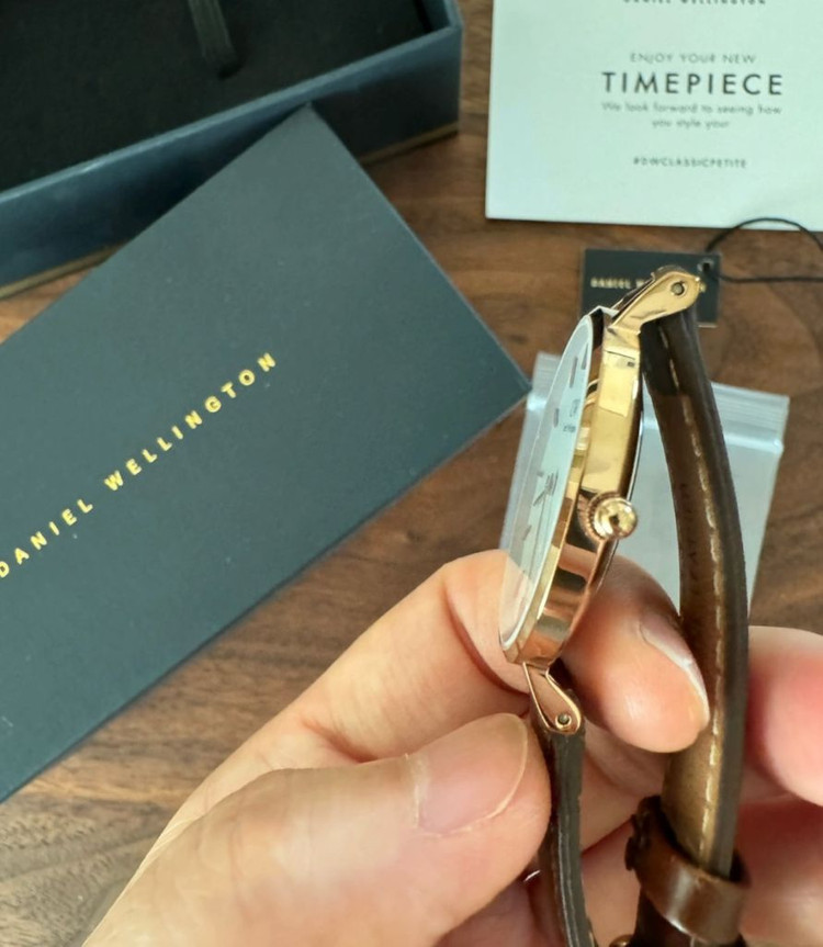 다니엘 웰링턴 브랜드 레더 스트랩 손목 시계 판매(남여공용)--2