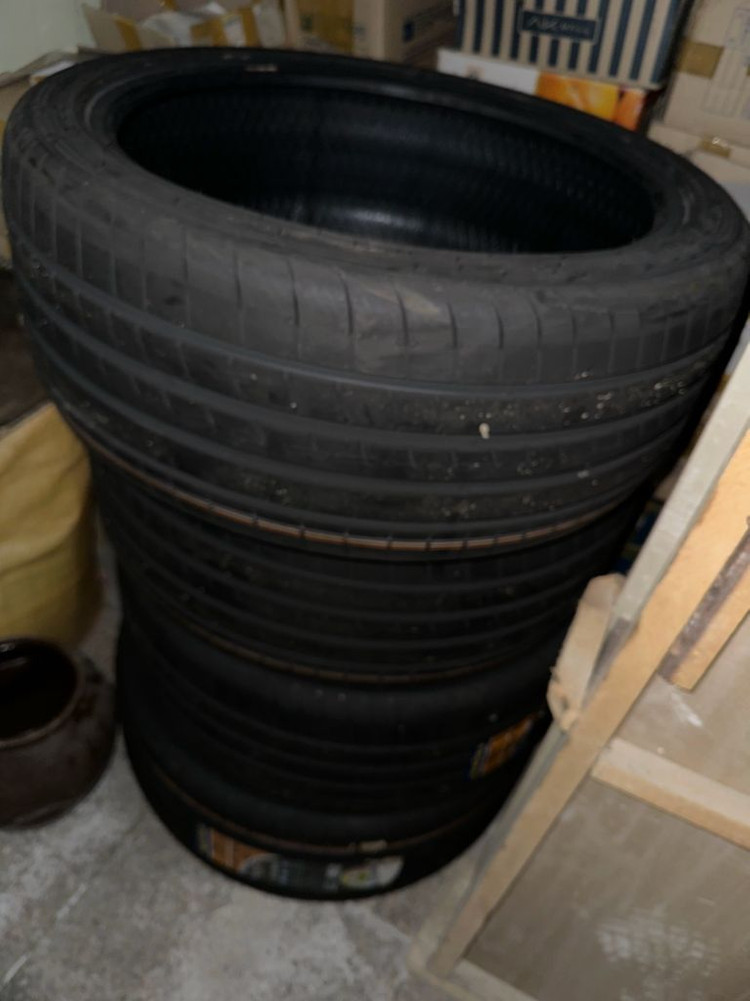 굿이어 이글 F1 255 40 21 타이어 4짝 팝니다--2