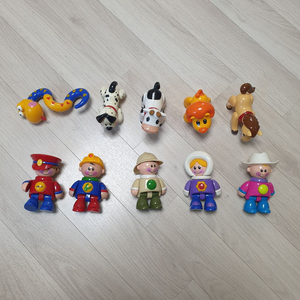 톨로 인형 장난감