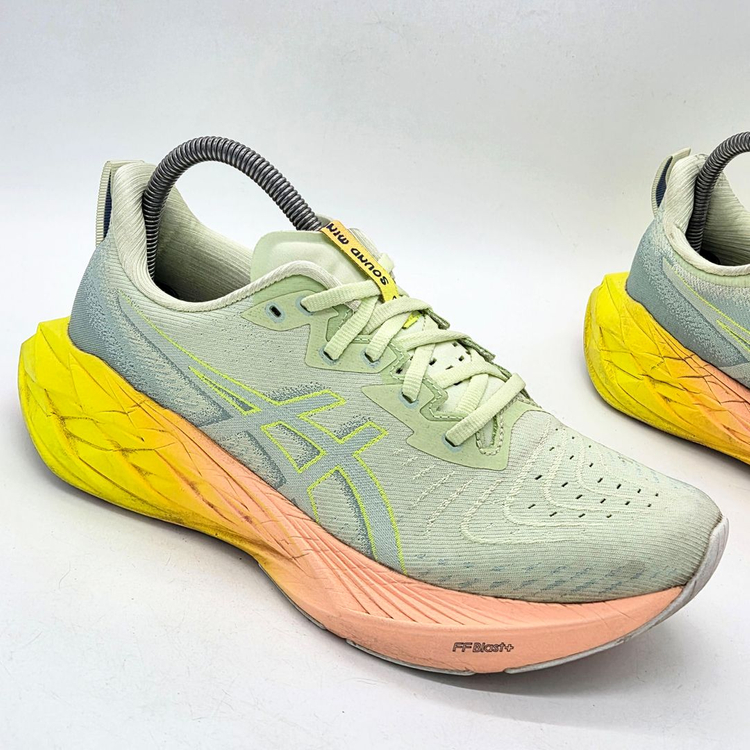 아식스 노바블라스트 4 쿨 마차 세이프티 옐로우 (260)--4