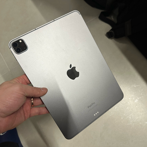 아이패드 프로 11인치 M2 512 + 매직키보드 + 애플펜슬