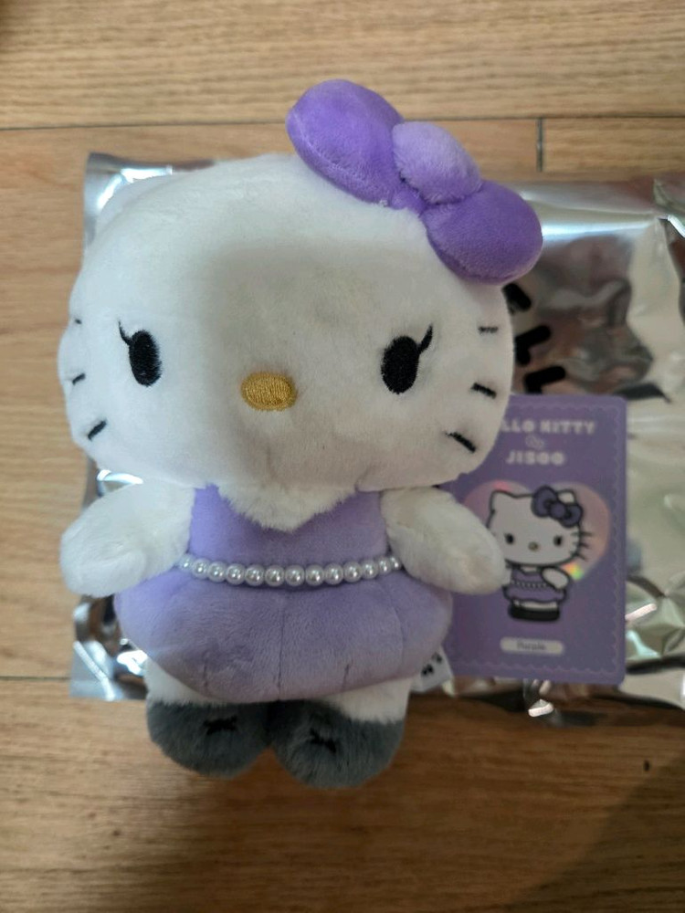 지수 헬로키티 키링--1