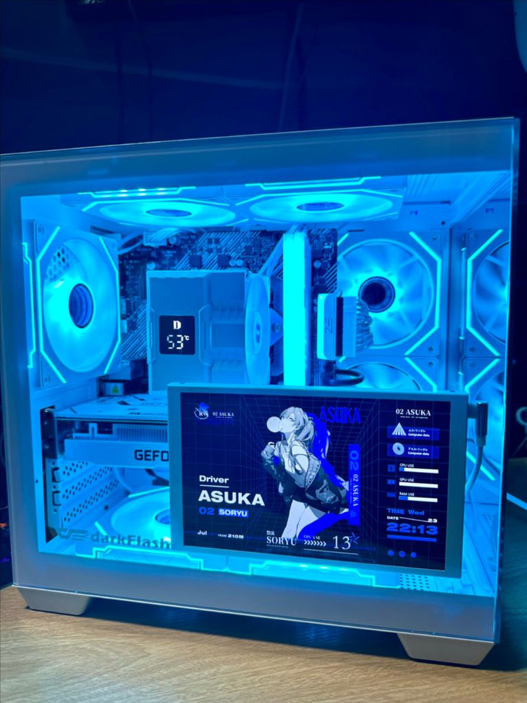 RTX 5060 새 그래픽카드 장착! 화이트 감성 게이밍 데스크탑 PC 컴퓨터 팝니다.--2