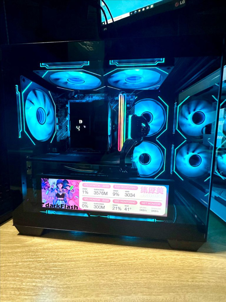 RTX 5060 새 그래픽카드 장착! 블랙 감성 게이밍 데스크탑 PC 컴퓨터 팝니다.--2