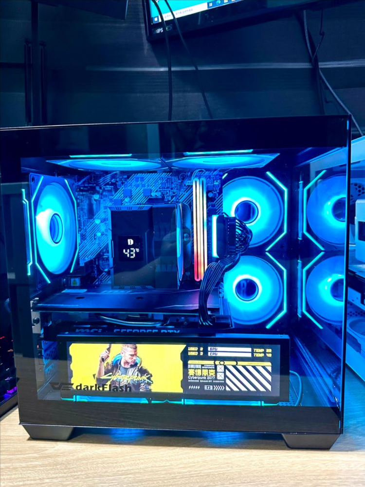 RTX 5060 새 그래픽카드 장착! 블랙 감성 게이밍 데스크탑 PC 컴퓨터 팝니다.--5