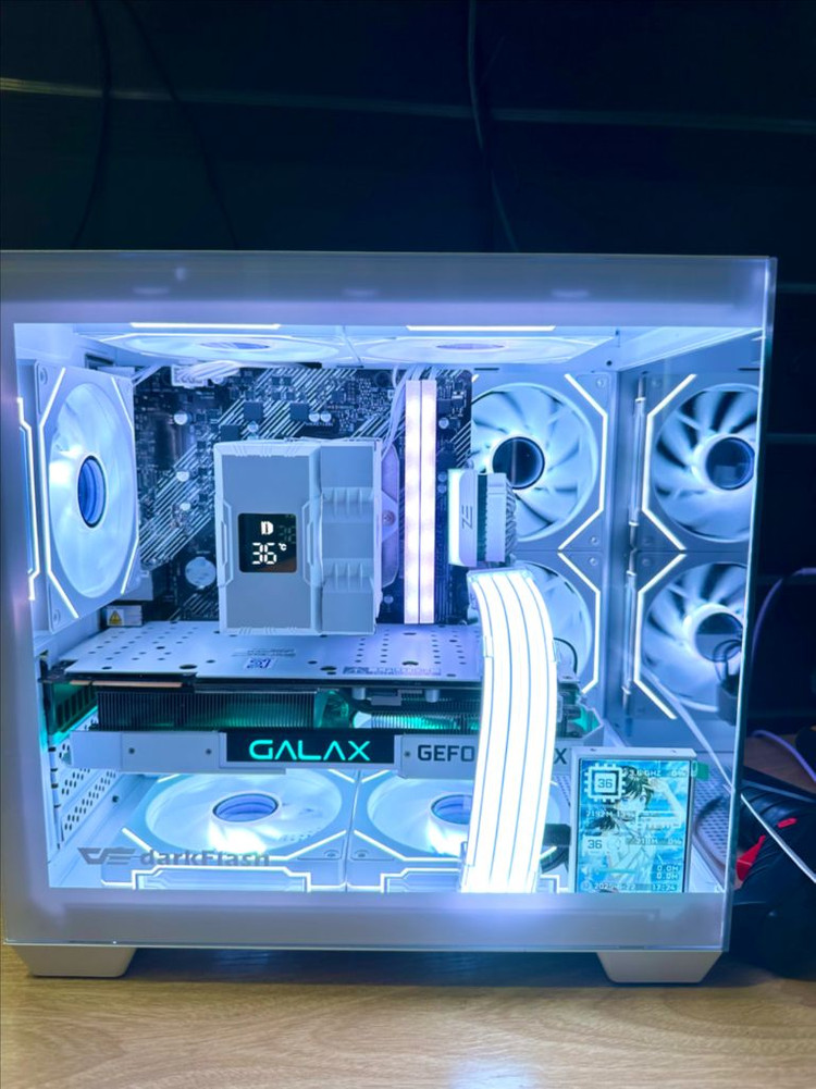 RTX 5060 새 그래픽카드 장착! 화이트 감성 게이밍 PC 완성형--0