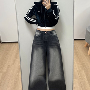 널디 벨벳 블랙 크롭 후디 트랙 탑 이미지