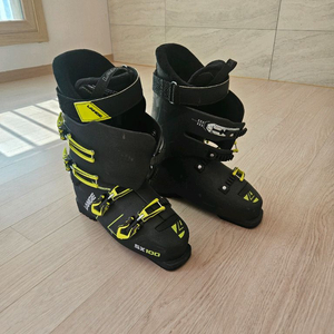 스키 부츠 이미지