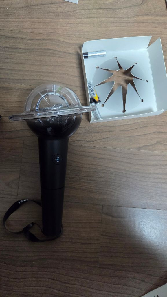 윤하 응원봉 ver.2 (블랙홀봉) 판매합니다 이미지