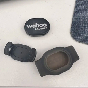 와후 속도계 케이던스 센서 판매합니다.