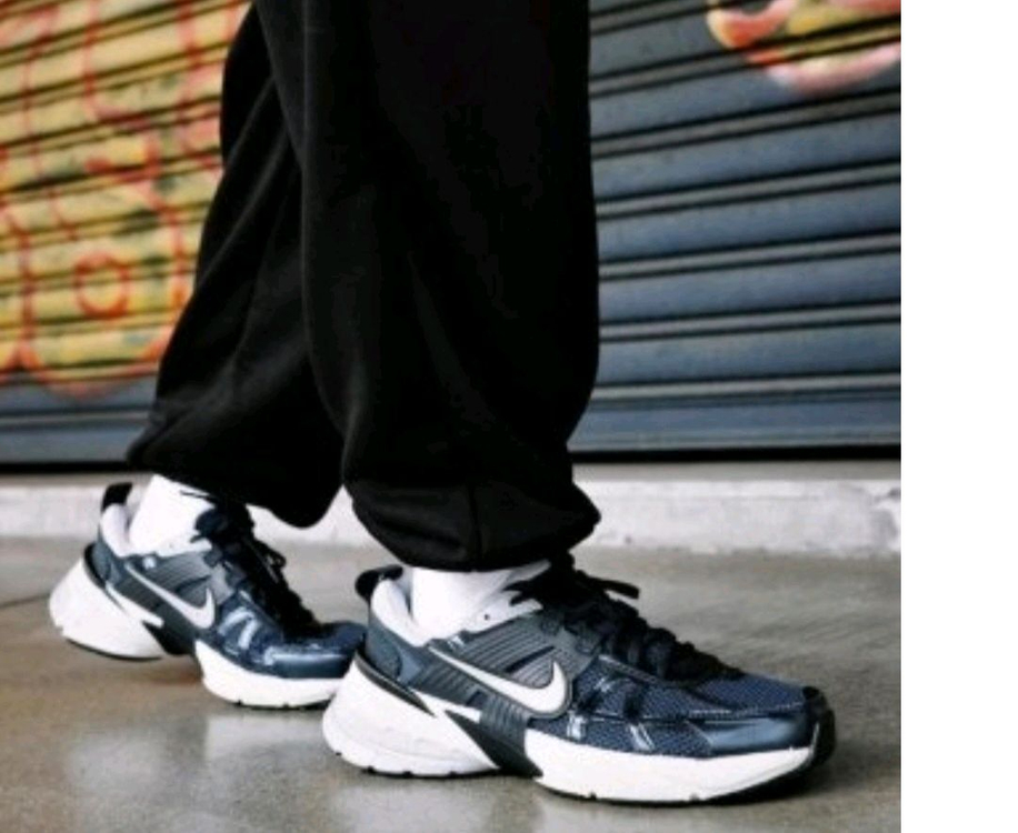 당일발송! 정가 189,000원 미착용 새제품 나이키 남성 V2K 런 러닝화/ 일상화 285--2