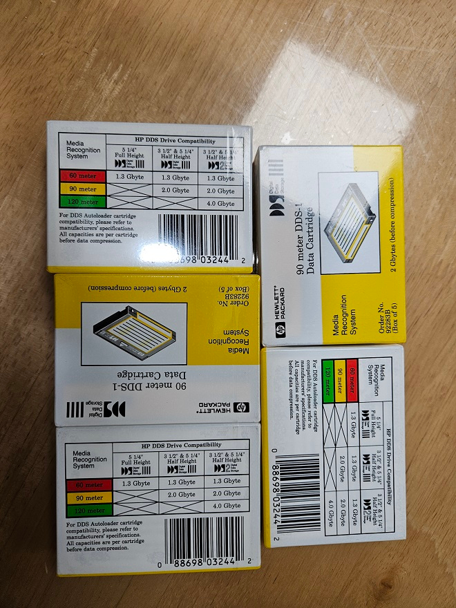 미개봉 HP DAT 2G 테이프 입니다.--1