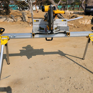 디월트 슬라이딩각도절단기 DWS780 작업대포함 판매 이미지