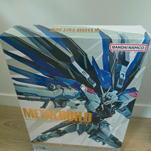 반다이 메탈빌드 프리덤 건담 컨셉2 팝니다.