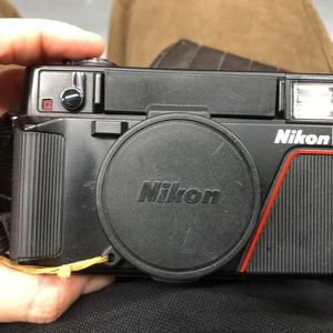 니콘 L35AF 1세대 (피카츄 카메라) - 플래시 작동됨