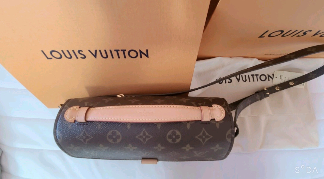 루이비통 모노그램 크로스백--1