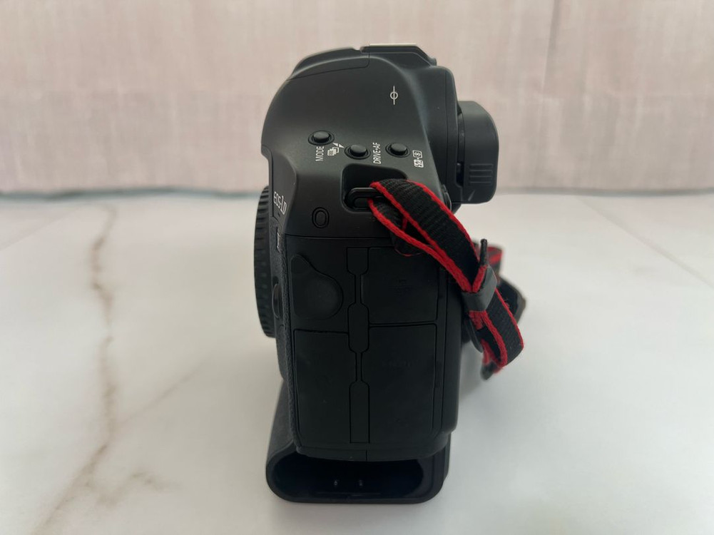 1DX MARK II (7.2만장 촬영기기) - 배터리 1개, 충전기 1개 증정, 렌즈 미포함 이미지