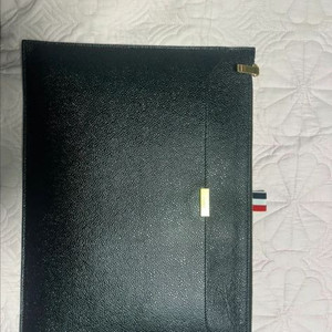 톰브라운 클러치 디코드발