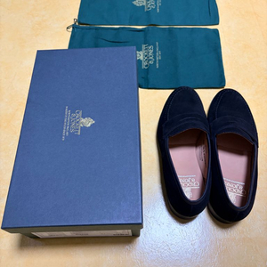 새상품) 크로켓 앤 존스 보스턴 블랙 스웨이드 로퍼 6.5UK 이미지