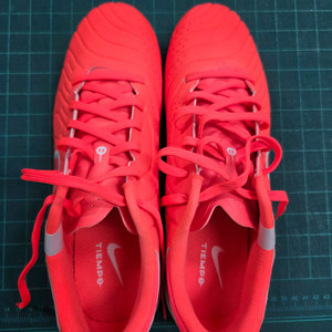 새상품) 나이키 티엠포 레전드 10 아카데미 TF 풋살화