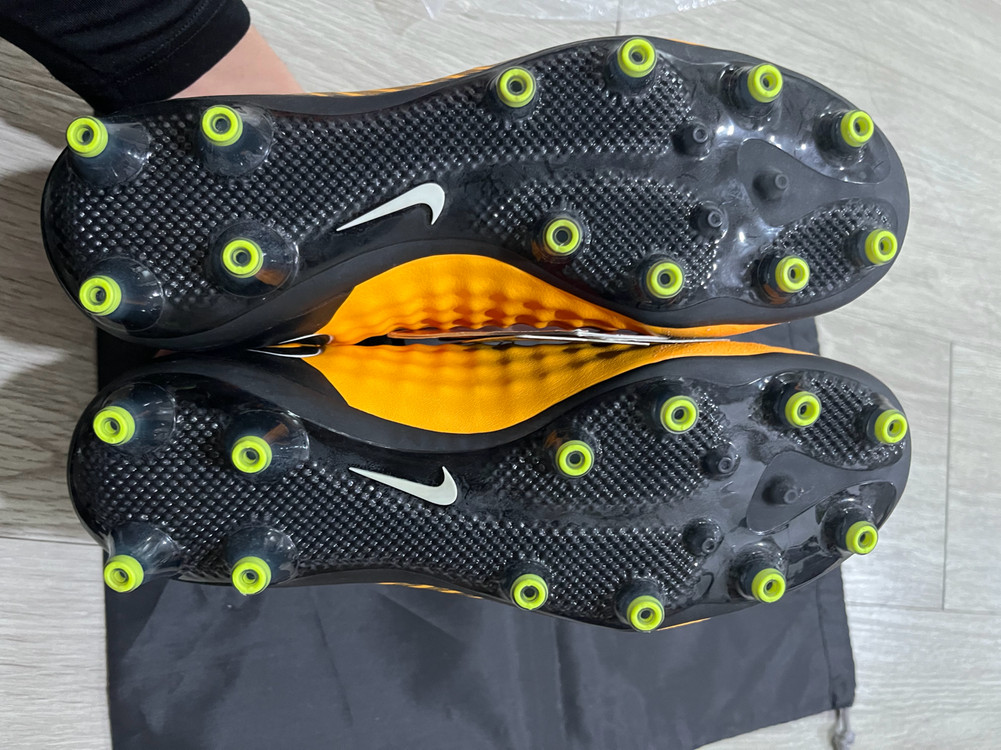 (새상품) 나이키 마지스타 AG-pro [250] 축구화--4