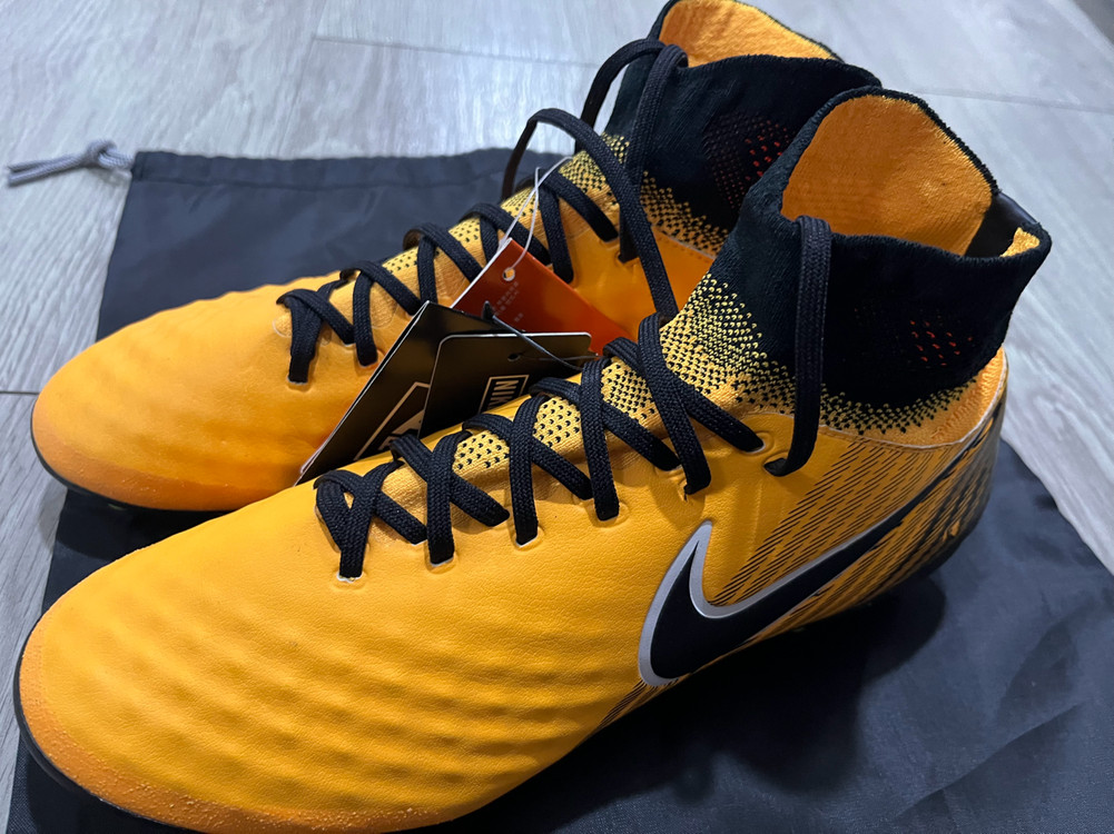 (새상품) 나이키 마지스타 AG-pro [250] 축구화--5