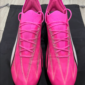 (거의 새상품) 푸마 울트라 얼티메이트 MG [285] 축구화