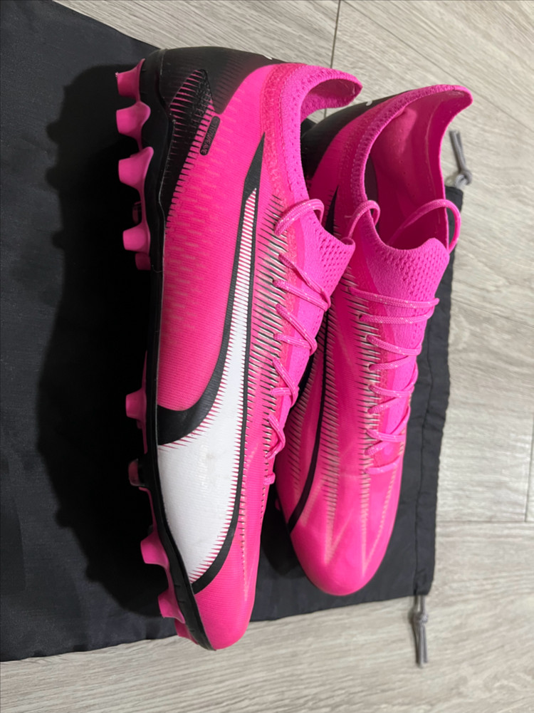 (거의 새상품) 푸마 울트라 얼티메이트 MG [285] 축구화--2