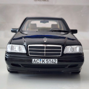 1:18 노레브 벤츠 W202 C200 블랙 다이캐스트 이미지