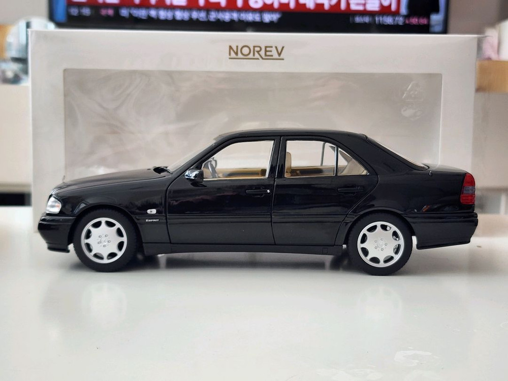 1:18 노레브 벤츠 W202 C200 블랙 다이캐스트 이미지