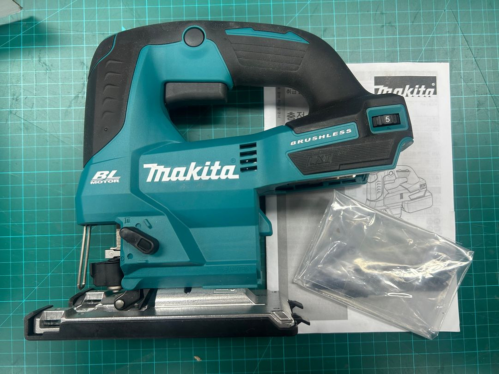 마끼다 DJV184Z 충전직소 직쏘 충전톱 미사용 새상품 베어툴--1