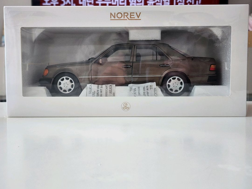 1:18 노레브 벤츠 W124 500E 브라운 다이캐스트 이미지