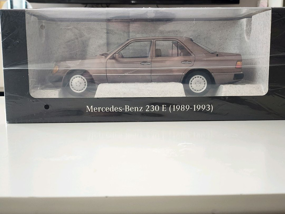 1:18 노레브 벤츠 W124 230E 브라운 딜러버전 다이캐스트 이미지