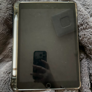 아이패드 9세대 실버 64기가 + 애플펜슬 1세대 + 케이스