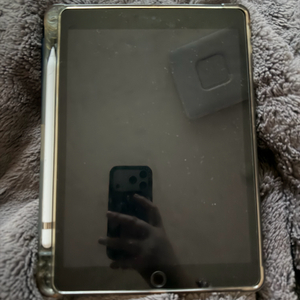 아이패드 9세대 실버 64기가 + 애플펜슬 1세대 + 케이스