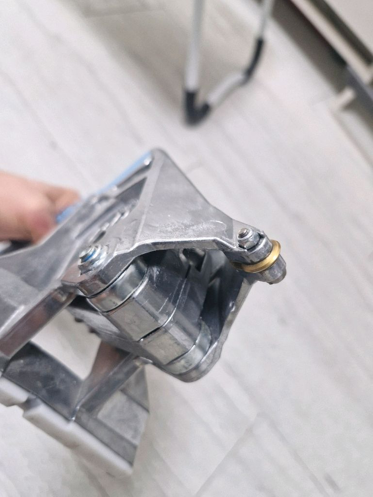 시그마 4세대 타일 커터기 핸들 UP 당기는타입 + 티타늄날 포함 이미지